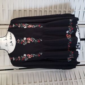 American Eagle Outfitters black long sleeve embroidery open back blouse size S